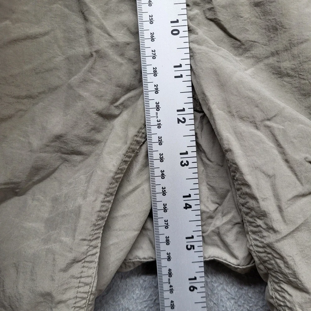 The North Face Men Shorts 2XL Khaki Nylon Cargo Shorts Button 10